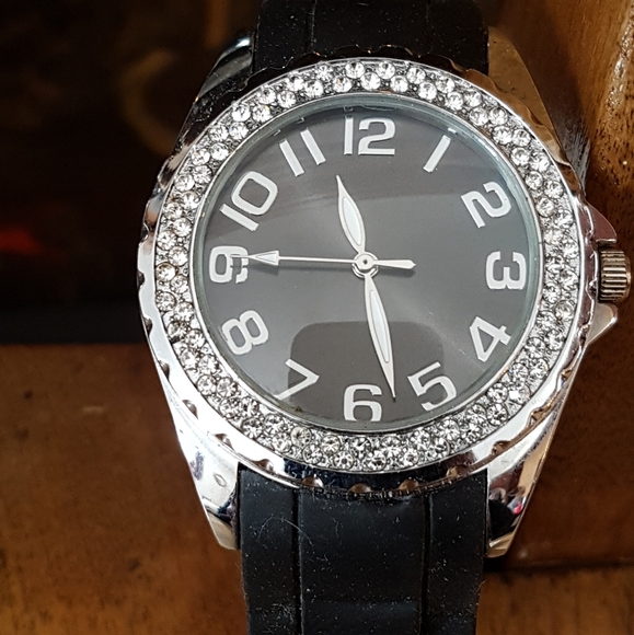 NWOT Old Stock Bling Large Face Wrist Watch. - Picture 2 of 7